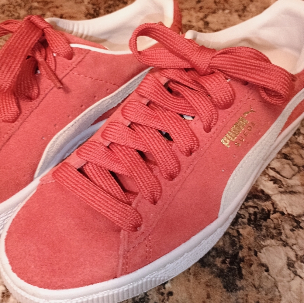 🔥 Puma Vintage Classic Red Suede Sneakers | Women's Size 6 🐾 - Picture 9 of 10